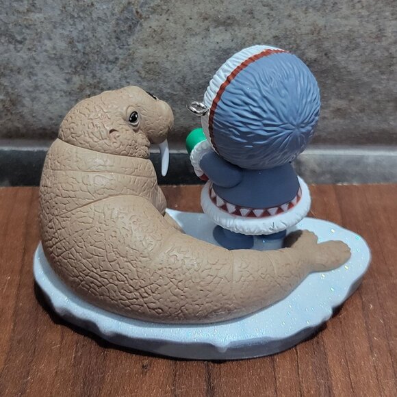 Hallmark Frosty Friends 2011 Eskimo Walrus Christmas Ornament - Picture 5 of 13